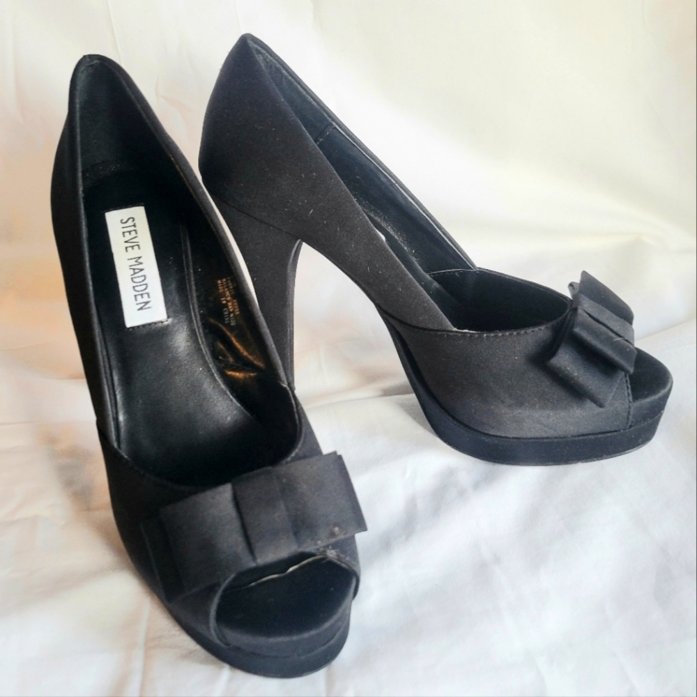 Steve Madden Fendora Black Satin Heels 6.5
